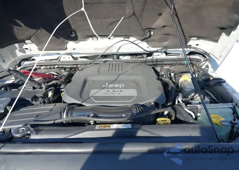 2013 Jeep Wrangler Unlimited Sahara z USA, uszkodzony, nr VIN 1C4HJWEG0DL546620